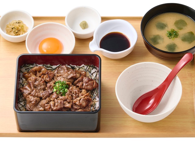 『やよい軒』の「黒毛和牛まぶし定食」は肉の旨さが魅力！わさびや卵黄で自由に味変も