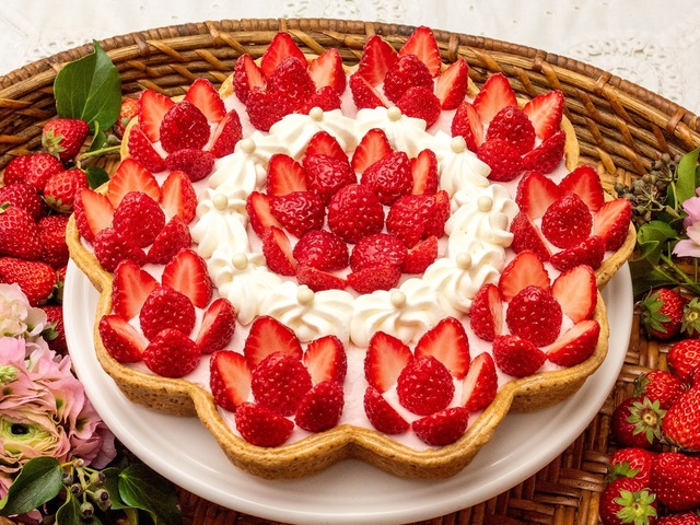 2/26〜｜『キル フェ ボン』の新作は苺づくし！ひなまつりを華やかに彩る特別なタルトは6日間限定！