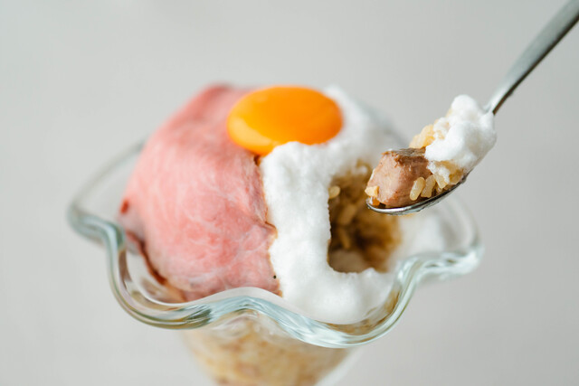 淡路島｜月10頭のみ！ブランド和牛「椚座牛」を贅沢に使用したパフェに注目！『今日は肉の日』