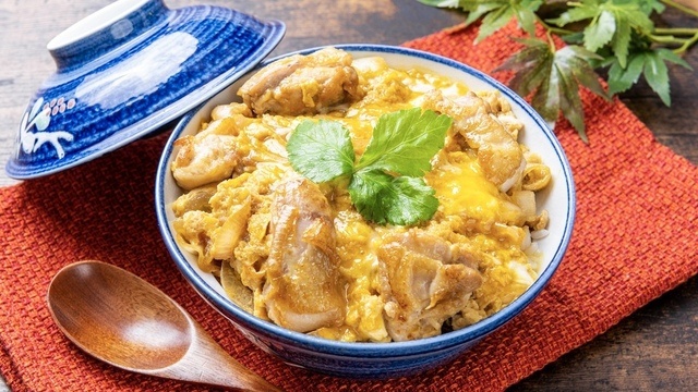 【新橋】親子丼から鰻丼までおすすめ丼4選。重量2kg超の豚丼や明治から続く江戸前天丼も