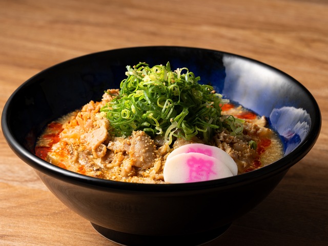 8/27〜｜『資さんうどん』史上初の新味！ねぎどっさり酸辣湯＆濃厚胡麻ぶっかけに注目
