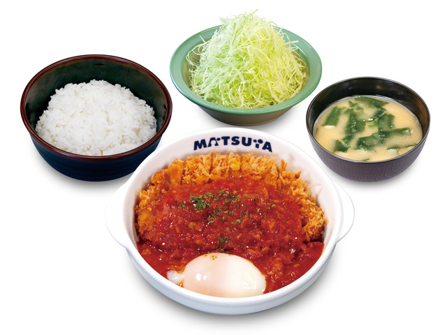【全国の“うまトマ”ファンに捧ぐ！】10/8〜『松のや』に「うまトマロースかつ」登場🍅半熟卵で味変も