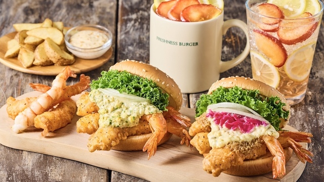 10/22〜“神レベルのうまさ”の海老が主役！『フレッシュネスバーガー』に限定バーガー2種登場