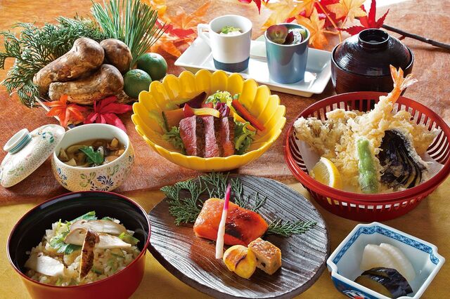 〜10/31｜平日ランチ限定！松茸や秋鮭を堪能する「秋の味覚御膳」が明治記念館『羽衣』登場