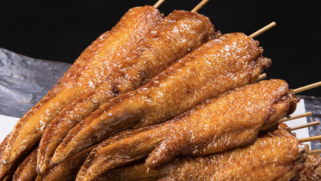 【11/16まで】金賞受賞の手羽先唐揚げが半額！18時半までドリンクも半額!!大分『俺鷹』へ今すぐGO