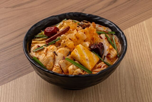 痺れる麻辣がやみつき！香港発のライスヌードル『タムジャイサムゴー』に2種の米線が登場