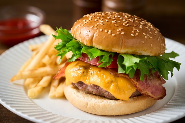 富山で巡りたい至高のハンバーガー店6選！肉汁滴る和牛100%パティに380円の老舗喫茶の味も