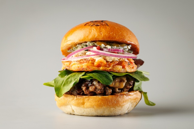 12/4〜｜和牛と桜海老が融合！社内コンテスト優勝バーガーが商品化『SHOGUN BURGER』