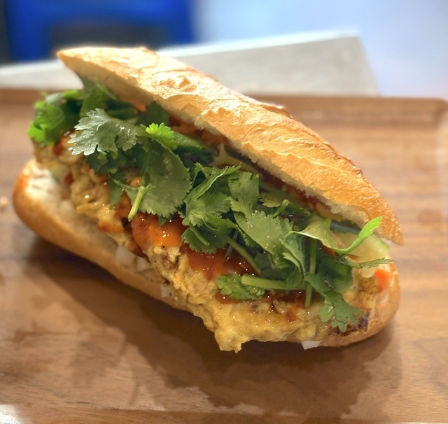 下北沢│ヴィーガンやアレルギーにも対応！卵不使用のバインミーとプリンが登場『バインミーバーバー下北沢店』