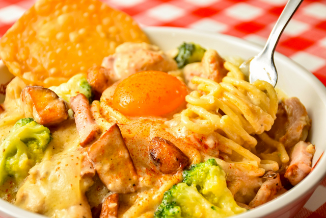 総重量1kg超の「シュクメルリ風パスタ」に注目！にんにく＆チーズの背徳感｜12/16〜『パンチョ』