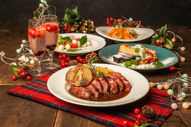 新宿・横浜など7店舗の『kawaraカフェ』にクリスマスコースが登場！主役はミスジステーキ｜12/20〜