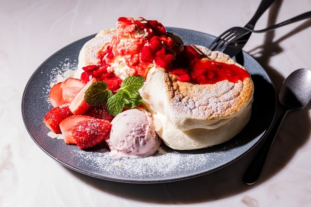 東京の行列店が仙台へ！“飲めるパンケーキ”とイタリアン『Caldo Abbraccio』が誕生