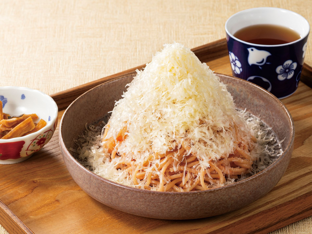 人気No.1が復活！削りたてチーズが驚くほどふわふわ！『東京たらこスパゲティ』で味わう濃厚クリームの一皿