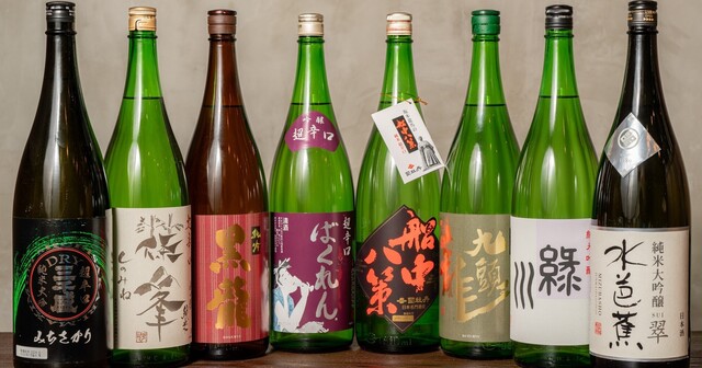 新宿駅｜お酒で選ぶ飲み放題9選！日本酒が時間無制限で飲める店にワイン約60種のセルフビュッフェも