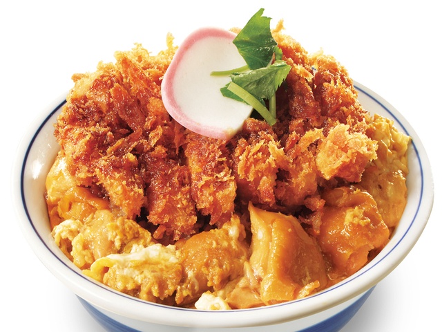 出汁醤油が決め手！親子丼にサクサクのロースカツを豪快にのせた全力飯が登場！『かつや』