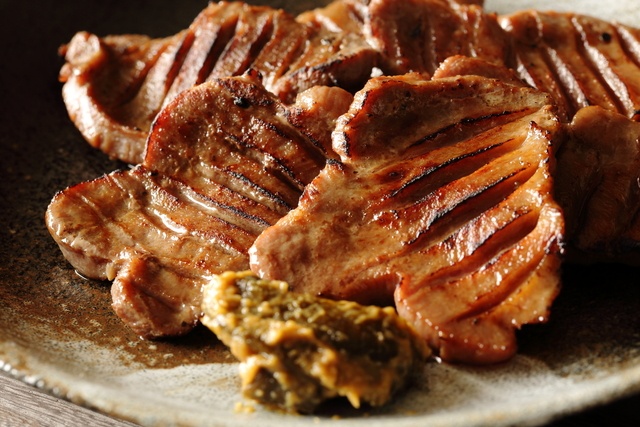 仙台駅｜絶品牛たん居酒屋10選！定番の焼きや新鮮なタタキをアテに宮城の地酒を飲み比べ