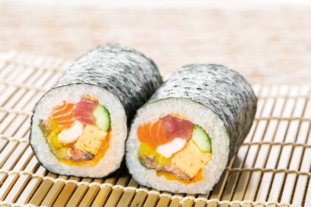 【節分限定】赤酢シャリと厳選海鮮が織りなす極上の味！彩り鮮やかな恵方巻『立ち寿司横丁』