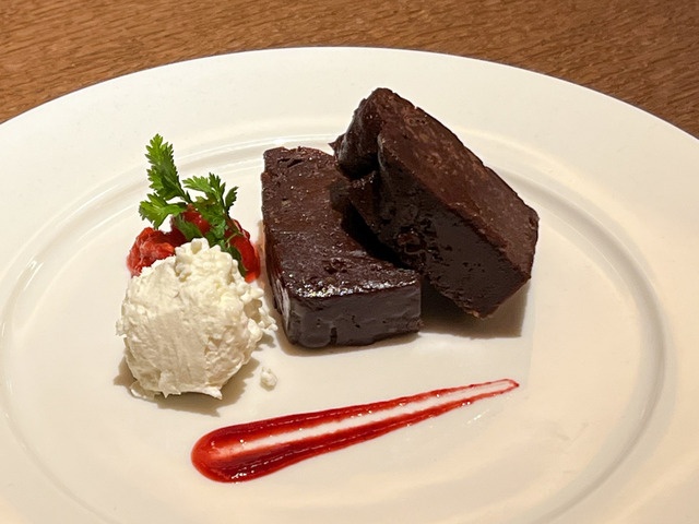 新宿｜バレンタイン限定！ほうじ茶香る、濃厚ほろ苦チョコテリーヌが新登場『coffee mafia』