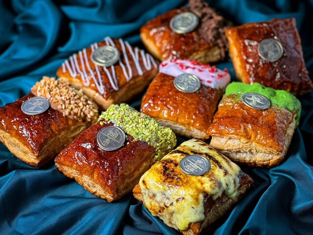 【東北初出店】福岡で長蛇の列ができる焼きパイ専門店『オノマトペ』がエスパル仙台に限定オープン｜4/3〜