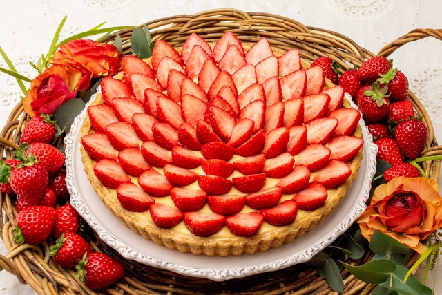 4/1〜｜1ホールに苺約35粒！『キルフェボン』に埼玉県産“あまりん”の贅沢タルトが登場