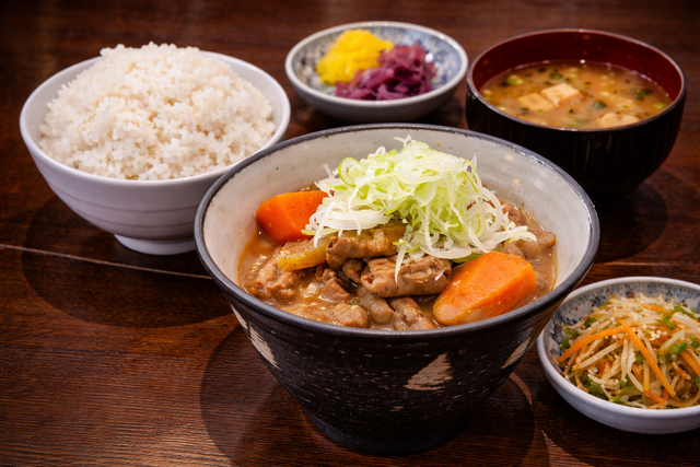 新宿｜茨城の人気「もつ煮」を東京で！TVでも紹介されたコク旨もつ『もッち』が4/16誕生