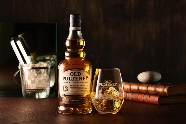父の日は『Old Pulteney』のスコッチウイスキーを贈ろう！蜂蜜の甘みと潮の香り！グラスセットも