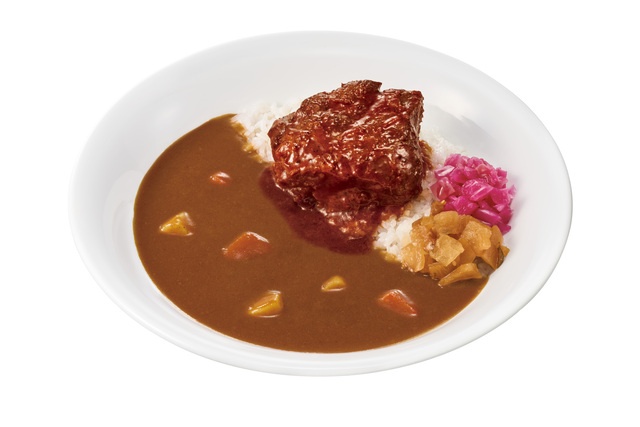 8/18〜｜巨大肉が鎮座！スプーンでほぐれる「ポークロックカレー」が新登場『すき家』