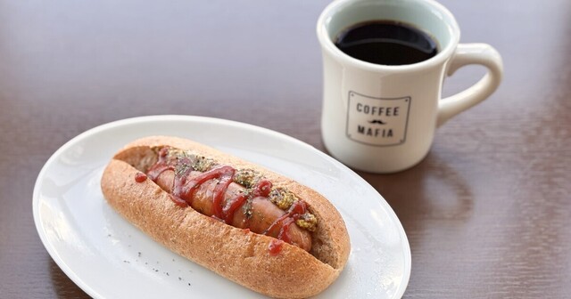 新宿三丁目｜平日16時まで210円お得！ホットドッグ×コーヒーのランチセット『coffee mafia 新宿』