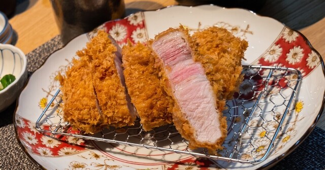 【三越前】脂の融点はなんと32.5度！驚くほど軽やかな「LYB豚」の特上とんかつに注目『秦唐記』