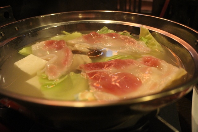 アグー豚のお鍋と沖縄料理でホッカホカ　草花木果