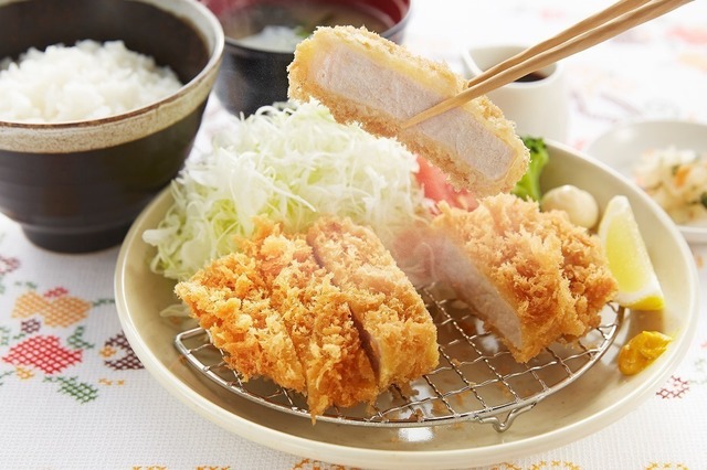 「食べられる国宝」って何だ？ハンガリーの国宝「マンガリッツァ豚」が明日からジョナサンで食べられるぞ！