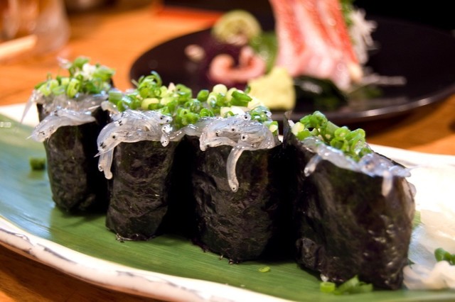 名物生しらすや地魚も！観光地鎌倉で楽しむ回転寿司店5選