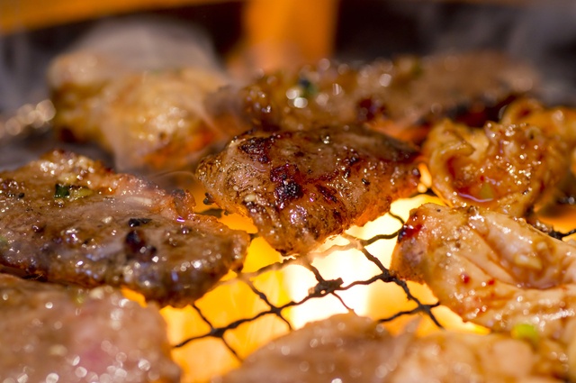 黒毛和牛やラム肉も！恵比寿で食べ放題コースのある焼肉店2選