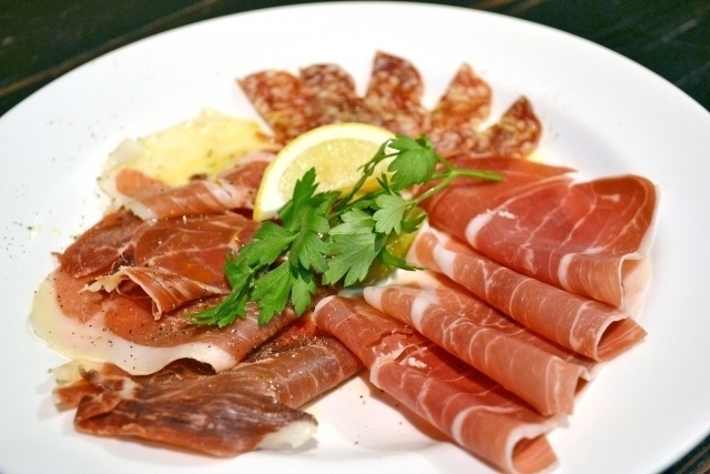 築地でイタリアンを！生ハムを満喫できる評判のお店5選