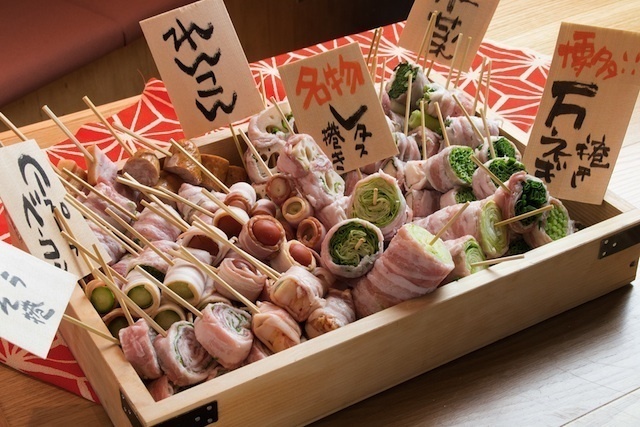 悪立地、看板もマニュアルも一切なしの店づくりで個店の魅力を追求。”ガンさん”こと岩澤博氏率いるベイシックスの新店舗、博多串焼き・野菜巻き工房「ごりょんさん」が渋谷・宮益坂上に4月19日オープン