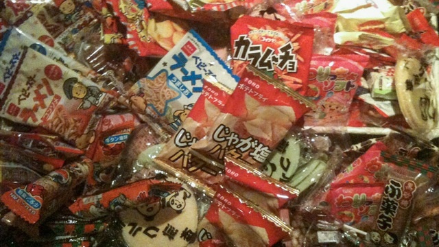 大阪　梅田で話題の駄菓子食べ放題のお店　放課後バーA-55に行ってきた！