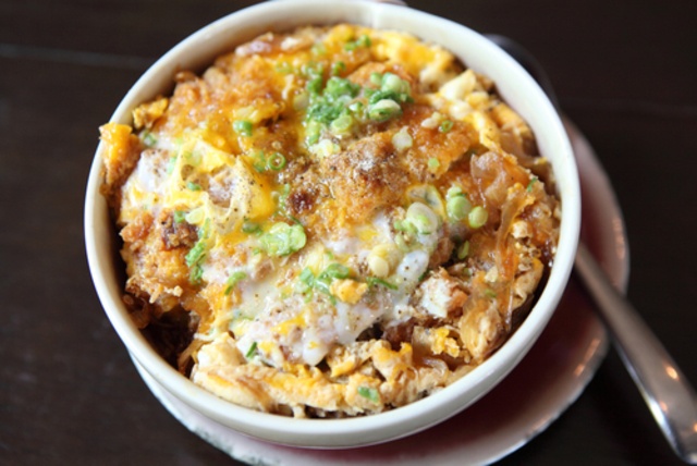 日本橋|サクッ、じゅわっ!カツ丼が楽しめるお店4選!蕎麦店のカツ丼に新感覚の洋風も