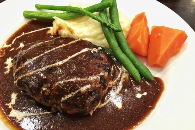 熱々ジューシーで濃厚な旨味！中目黒でボリューム満点のハンバーグを味わうならココ！厳選5選