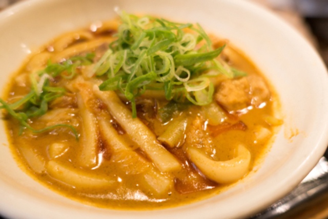 【吉祥寺】カレーうどんを食べられるお店4選！熱々濃厚カレーに創作「うどんめし」も