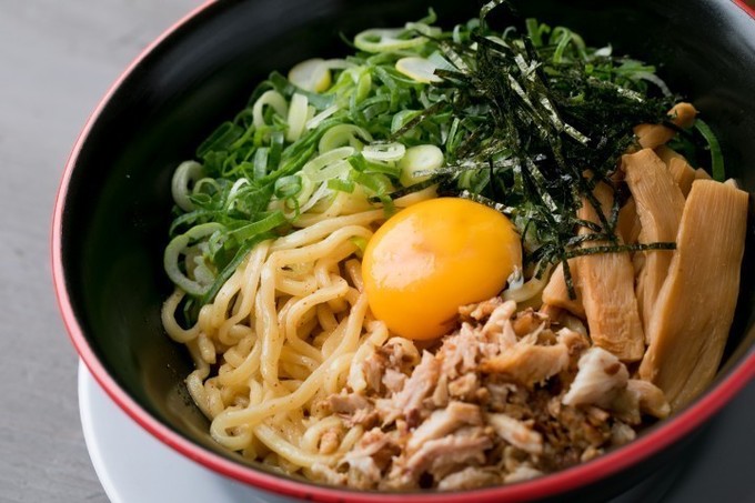 濃厚スープとパツパツ細麺がマッチ！厳選された国産豚骨にこだわる