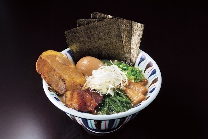 超濃厚豚骨スープは1キロの材料からたった3人前しか取れない贅沢
