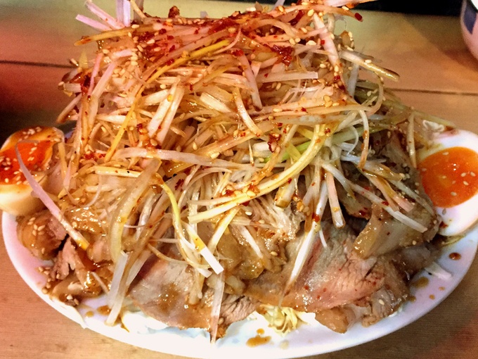 激盛りチャーシューなど個性爆発！「どさんこラーメン」はいまも健在だ