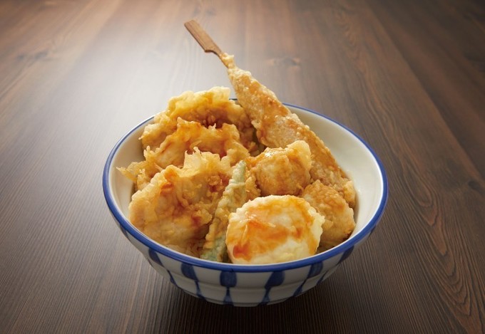 期間限定】人気の鶏天がたっぷり！鶏、鶏、鶏の「鶏づくし天丼」を