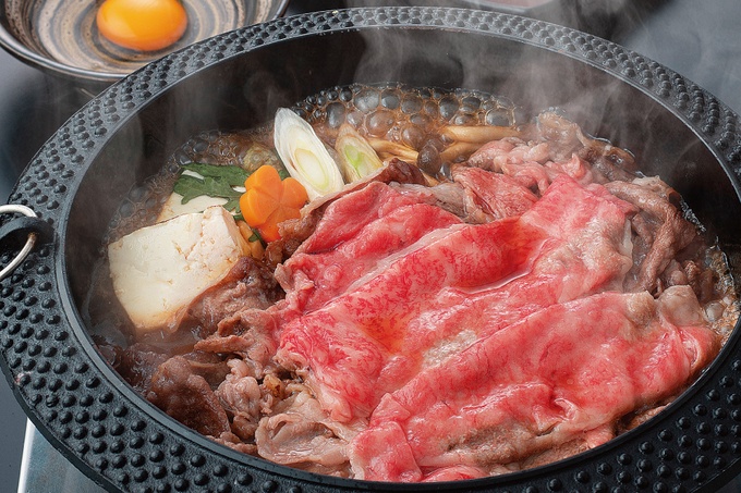 今だけ無料で鍋をグレードUP！宴会で黒毛和牛の“すき焼き”を楽しめる