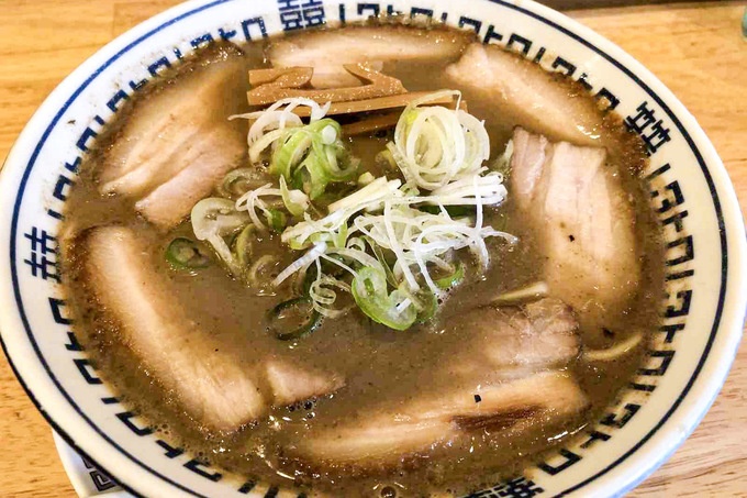 あっさり」か「濃厚」か。東京で食べる津軽煮干しラーメンの嬉しくも