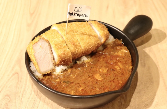 門前仲町】極厚なのに柔らかくてジューシー。三元豚のコク旨カツカレー