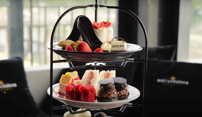 胸きゅんスイーツをテラス席で！贅沢アフタヌーンティーが三条