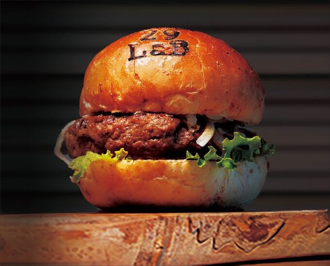 広島│厚さ3cm！粗挽きパティの肉汁に溺れるハンバーガー専門店『29LaB