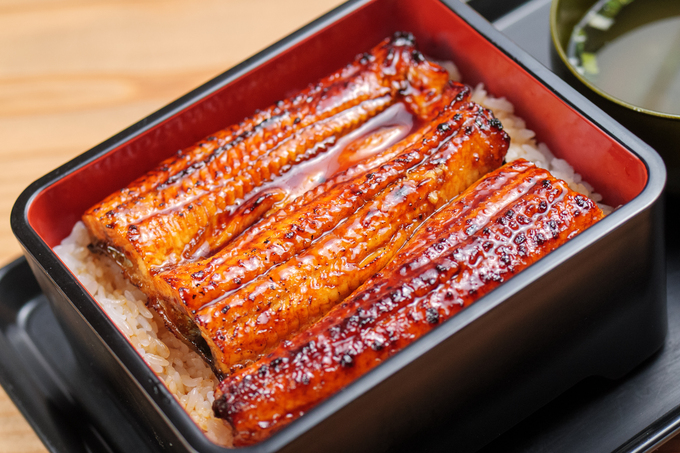 アドホック新宿のレストラン『うな重』の料理