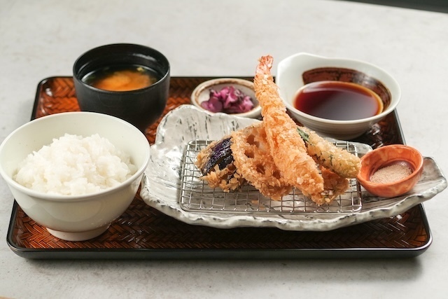 汐留芝離宮ビルディングにある『米ぷら 浜松町店』のランチ